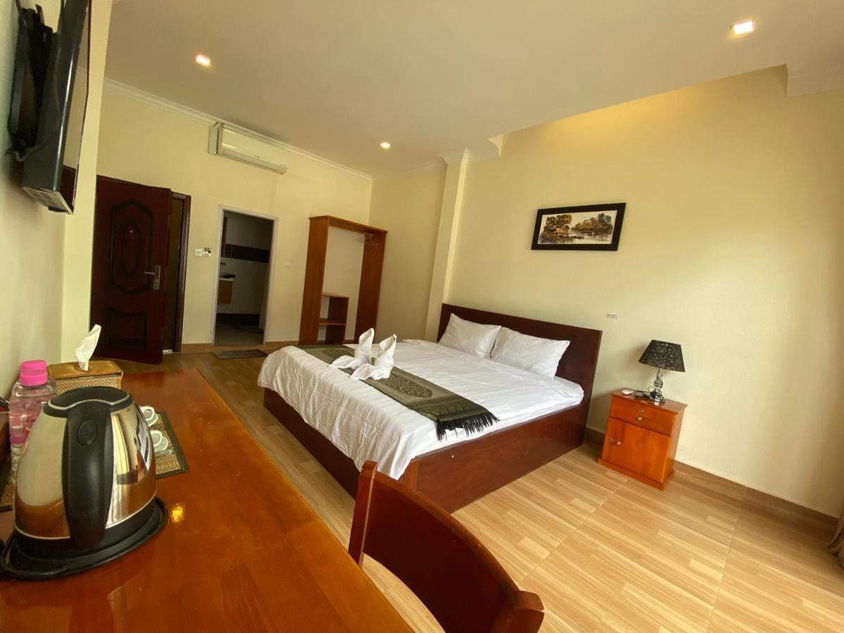 Phnom Penh Le Vincent Hotel Екстер'єр фото